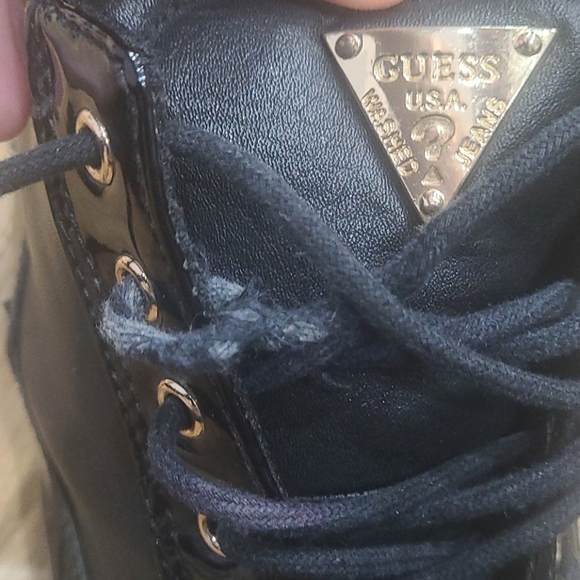 Used Black/Gold Guess mens sneakers 10.5🔥 - Picture 2 of 9